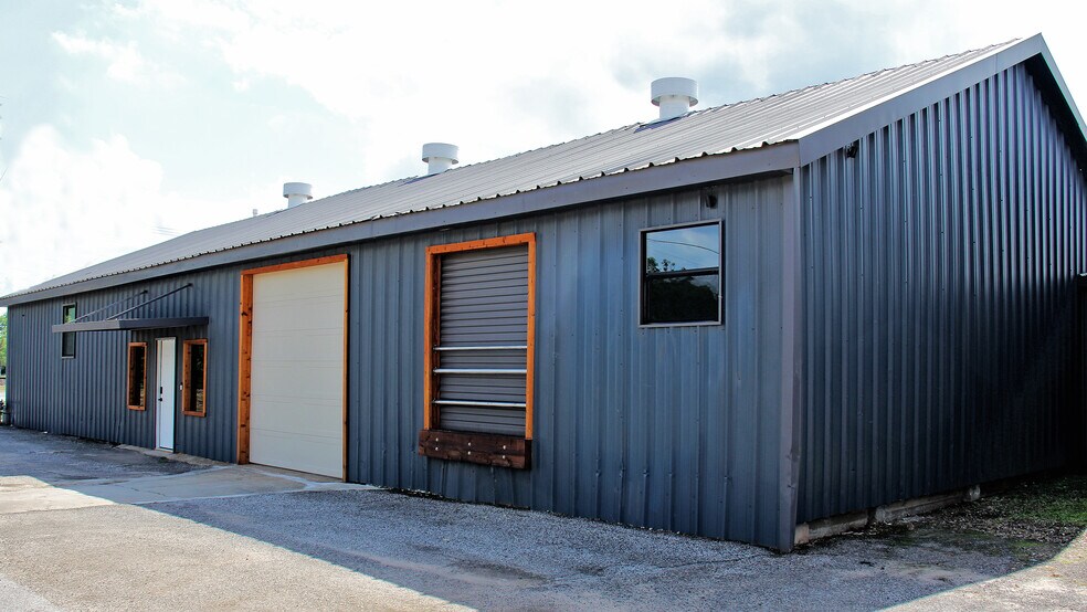 98 Avenue A, Conroe, TX à louer - Photo de l’immeuble – Image 2 sur 35