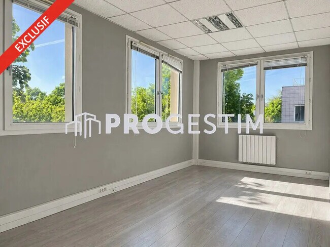 Plus de détails pour Bureau à vendre