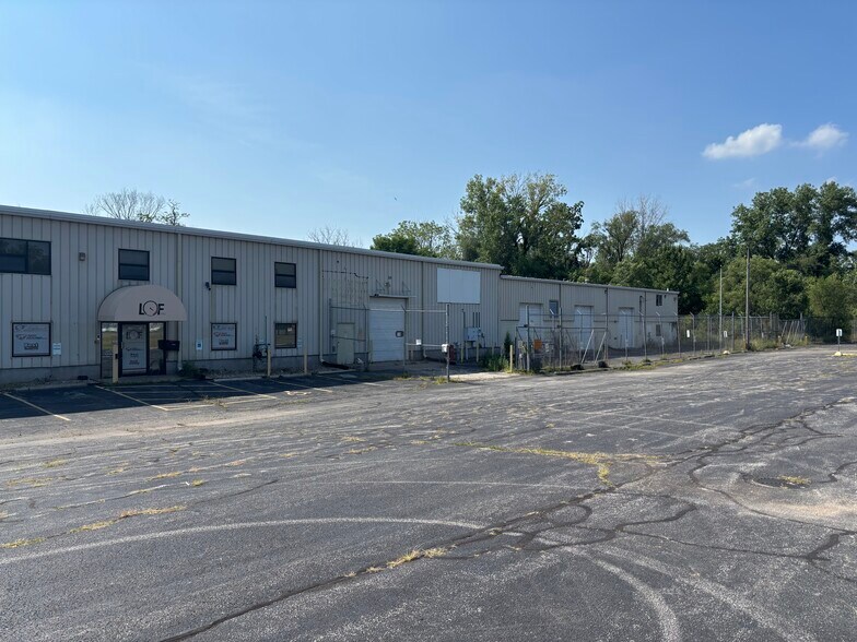 1739 Cassopolis St, Elkhart, IN à vendre - Photo principale – Image 1 sur 5