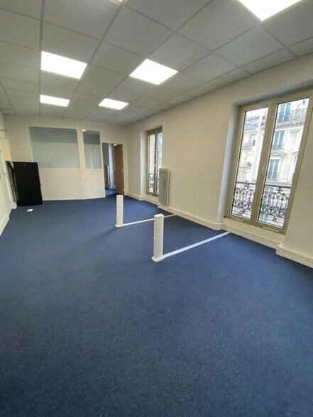 31 Rue De Châteaudun, Paris à louer - Photo de l’immeuble – Image 1 sur 7