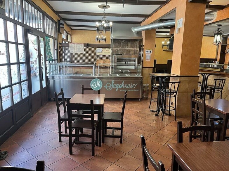 Immeuble residentiel dans Segovia, Segovia à vendre - Photo intérieure – Image 1 sur 4