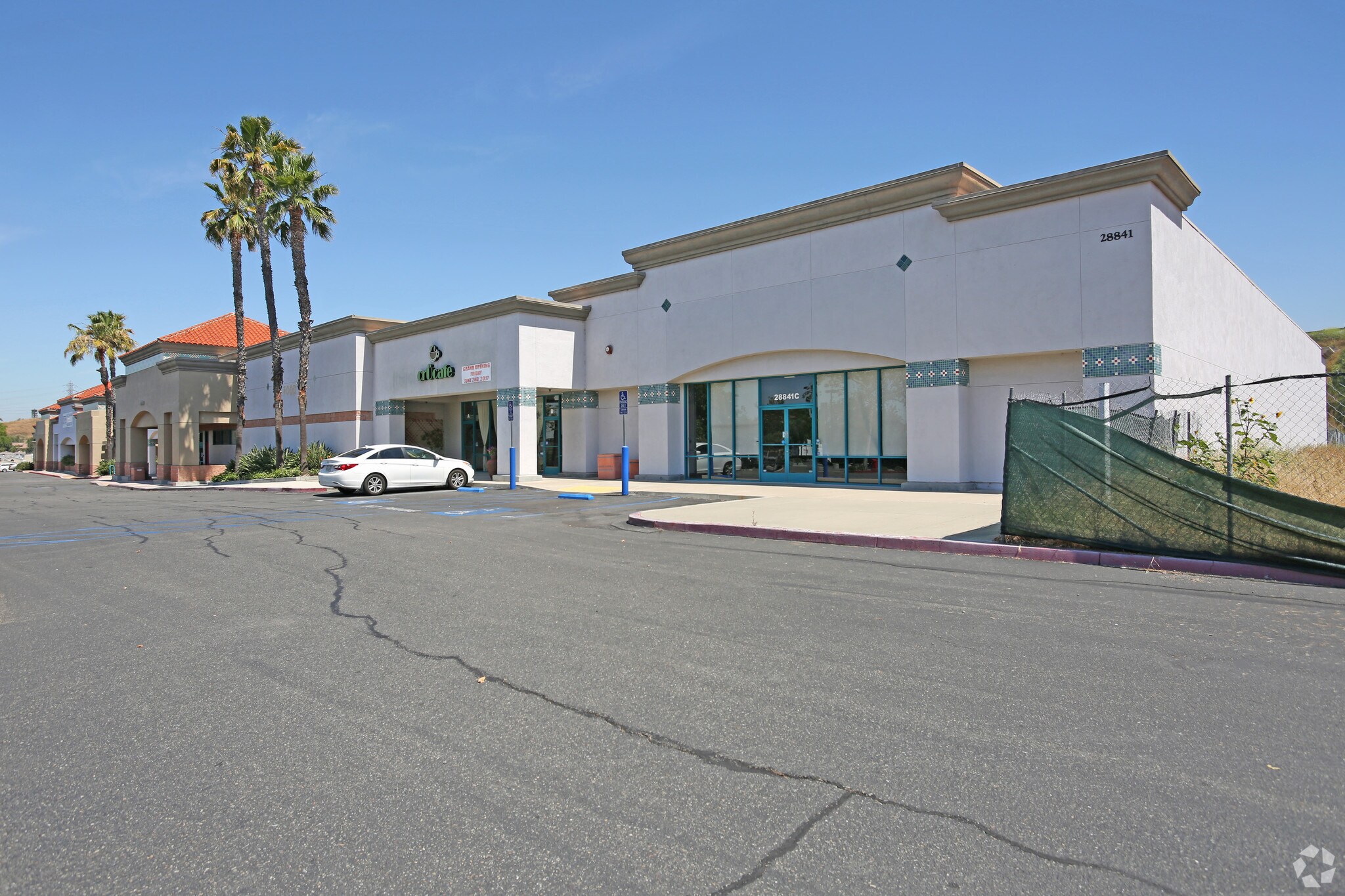 28715-28855 Los Alisos Blvd, Mission Viejo, CA à louer Photo principale– Image 1 sur 10