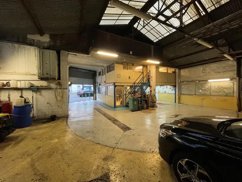 Local d'activités dans Malakoff à vendre Photo intérieure– Image 1 sur 6