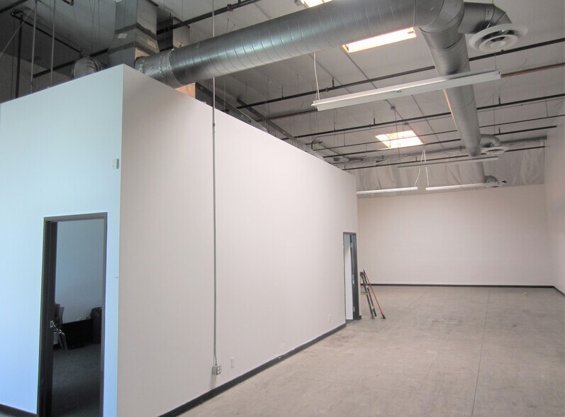 5881 Obispo Ave, Long Beach, CA à louer - Photo de l’immeuble – Image 3 sur 6