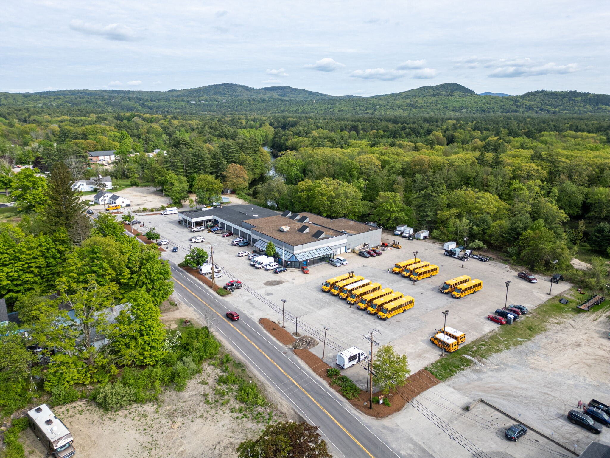 166 W Main St, Hillsborough, NH à vendre Photo principale– Image 1 sur 56