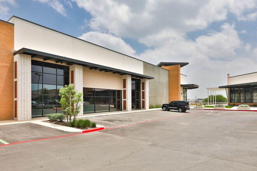 857 Cibolo Valley Dr, Cibolo, TX à louer - Photo de l’immeuble – Image 3 sur 9
