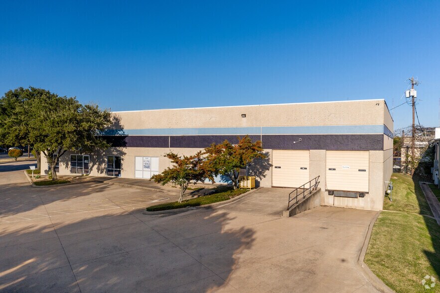 9201 Metric Blvd, Austin, TX à louer - Photo de l’immeuble – Image 3 sur 14