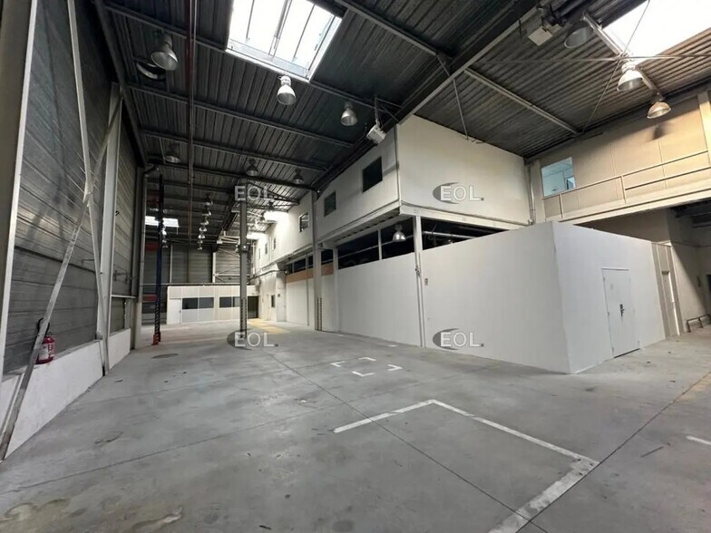 Local d’activités dans Aix-en-Provence à louer - Photo de l’immeuble – Image 3 sur 6