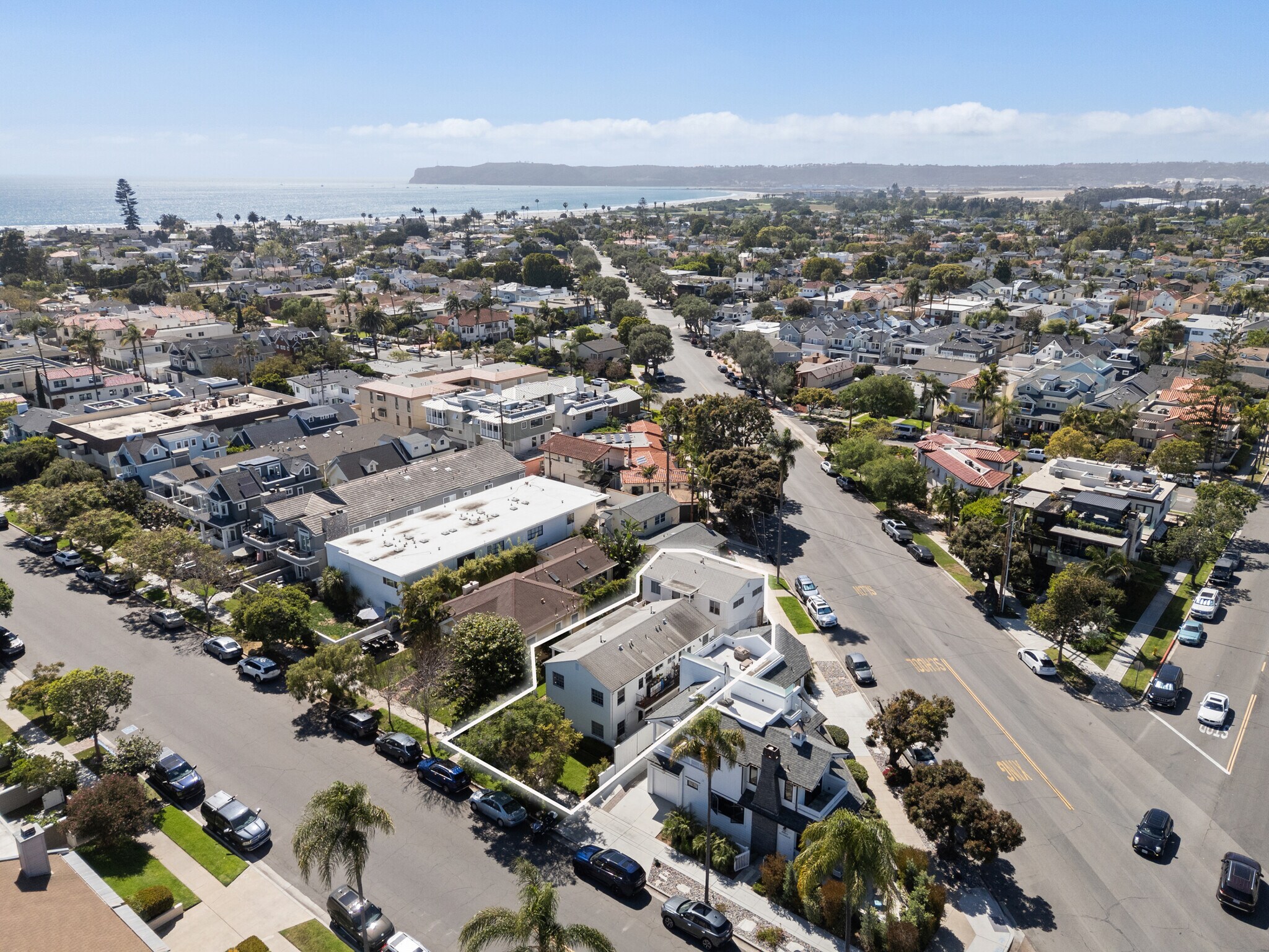 812-820 E Ave, Coronado, CA à vendre Photo principale– Image 1 sur 13