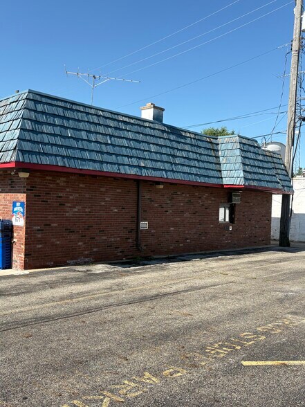 301 N Michigan St, Plymouth, IN à vendre - Photo de l’immeuble – Image 3 sur 7
