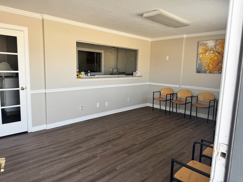 845 N State St, Orem, UT à louer - Photo de l’immeuble – Image 2 sur 19