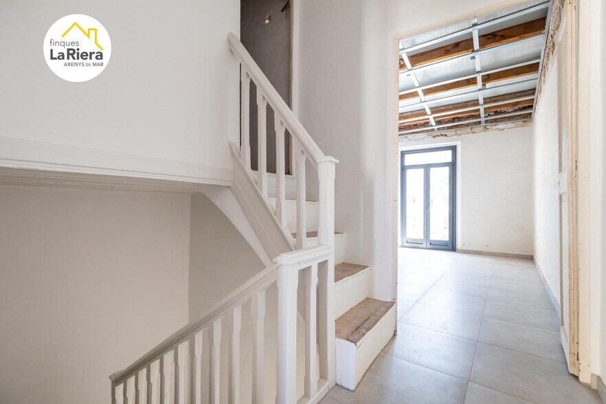 Immeuble residentiel dans Arenys de Mar, Barcelona à vendre - Photo de l’immeuble – Image 3 sur 13