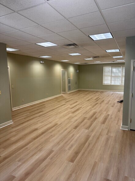 611 E Glenn Ave, Auburn, AL à louer - Photo de l’immeuble – Image 2 sur 9