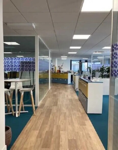 Bureau dans Levallois-Perret à louer - Photo de l’immeuble – Image 3 sur 5