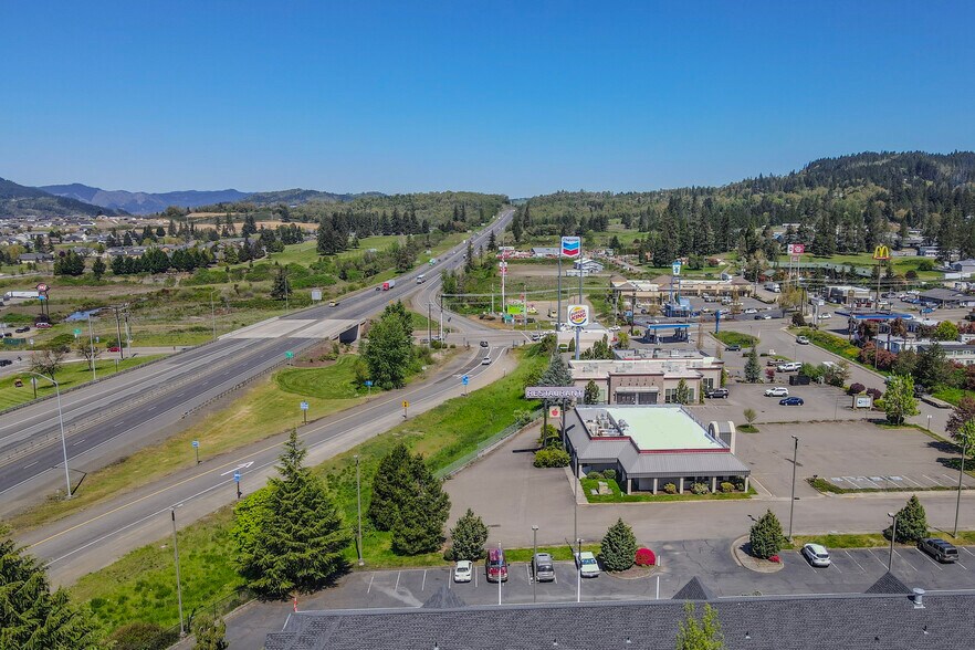 125 Ponderosa Dr, Sutherlin, OR à vendre - Photo de l’immeuble – Image 3 sur 19