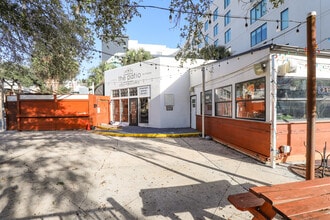 5 SE 2nd Ave, Gainesville, FL à louer Photo intérieure– Image 1 sur 8