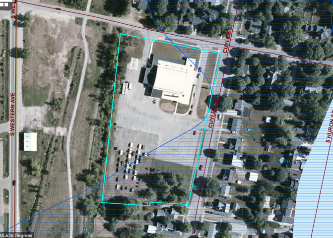 610 Cuyler St, Cheboygan, MI à vendre Photo de l’immeuble– Image 1 sur 18