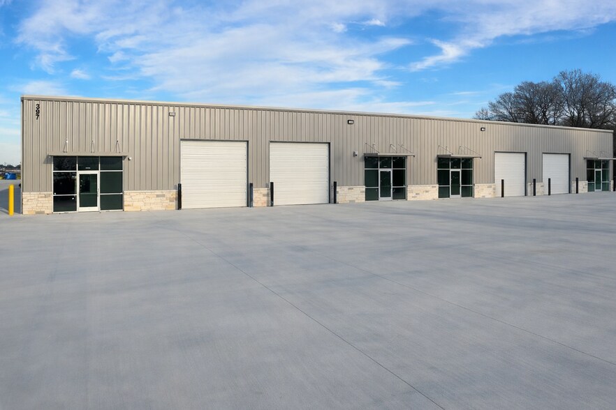 395-397 Enterprise Blvd, Hewitt, TX à louer - Photo de l’immeuble – Image 2 sur 10