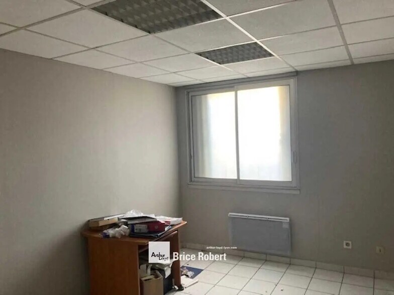 Industriel/Logistique dans Vénissieux à vendre - Photo intérieure – Image 3 sur 11