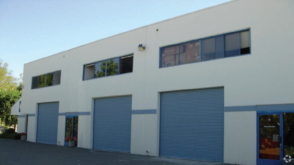 74 Digital Dr, Novato, CA à vendre - Photo de l’immeuble – Image 2 sur 13