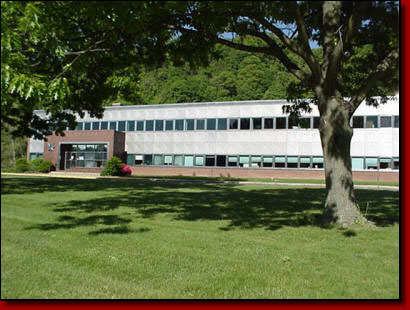 1 Kiski Ave, Leechburg, PA à vendre - Photo de l’immeuble – Image 1 sur 11