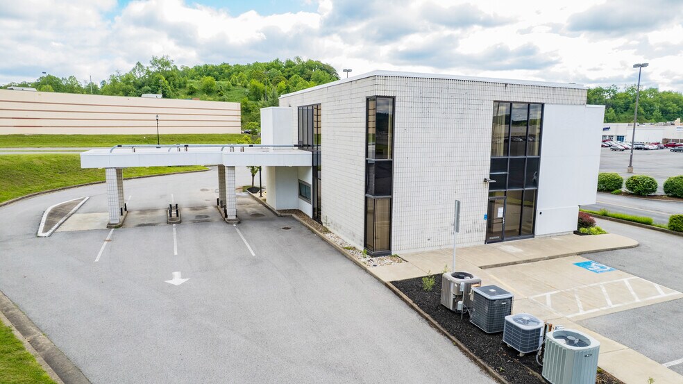 2015 Meadowbrook Mall Rd, Bridgeport, WV à louer - Photo de l’immeuble – Image 2 sur 14