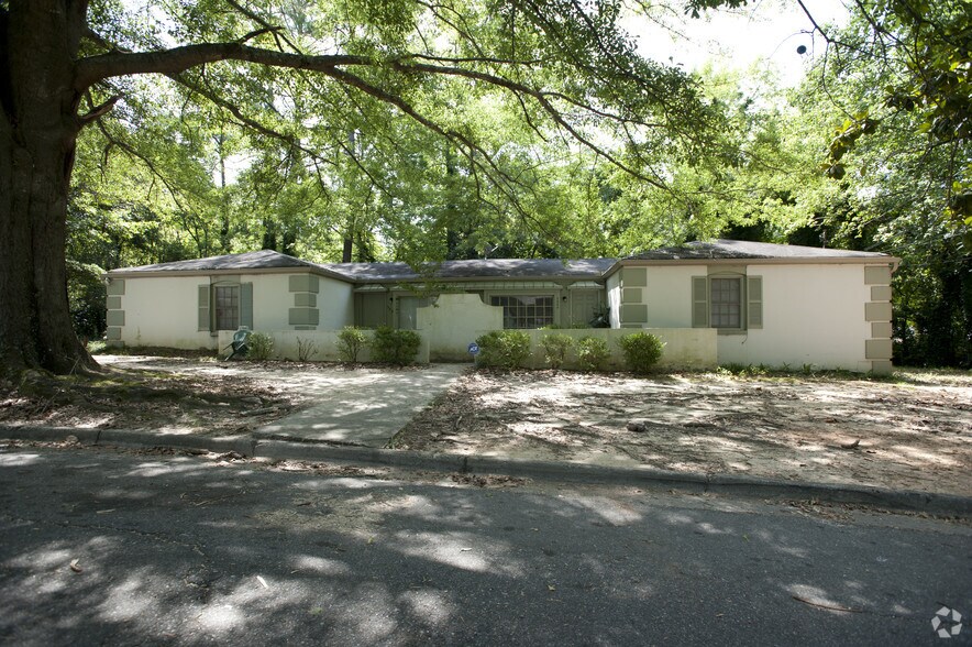 2542 N Pierce Cir, Macon, GA à vendre - Photo de l’immeuble – Image 3 sur 4
