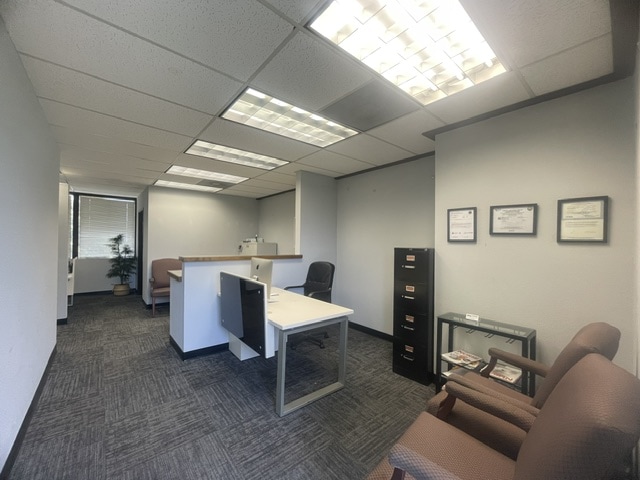 222 N Mountain Ave, Upland, CA à louer Photo intérieure– Image 1 sur 15