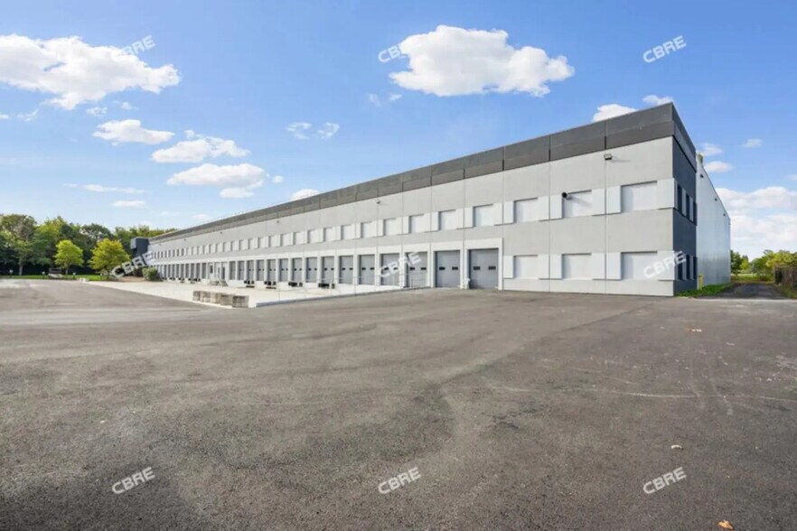 Bureau dans Lisses à louer - Photo de l’immeuble – Image 1 sur 14