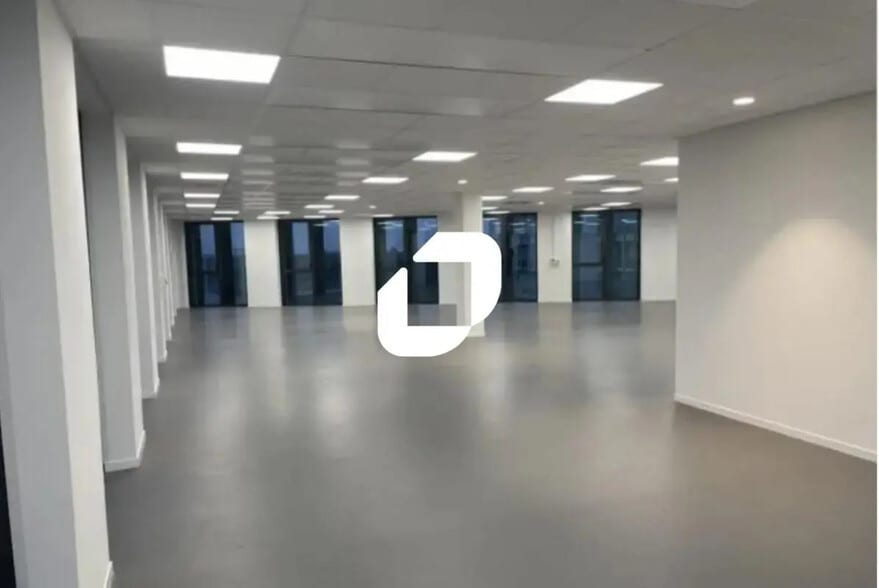 Bureau dans Lille à louer - Photo de l’immeuble – Image 2 sur 7