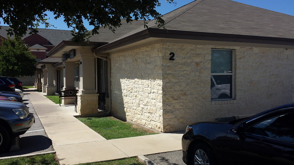 930 S Bell Blvd, Cedar Park, TX à louer - Photo de l’immeuble – Image 1 sur 11