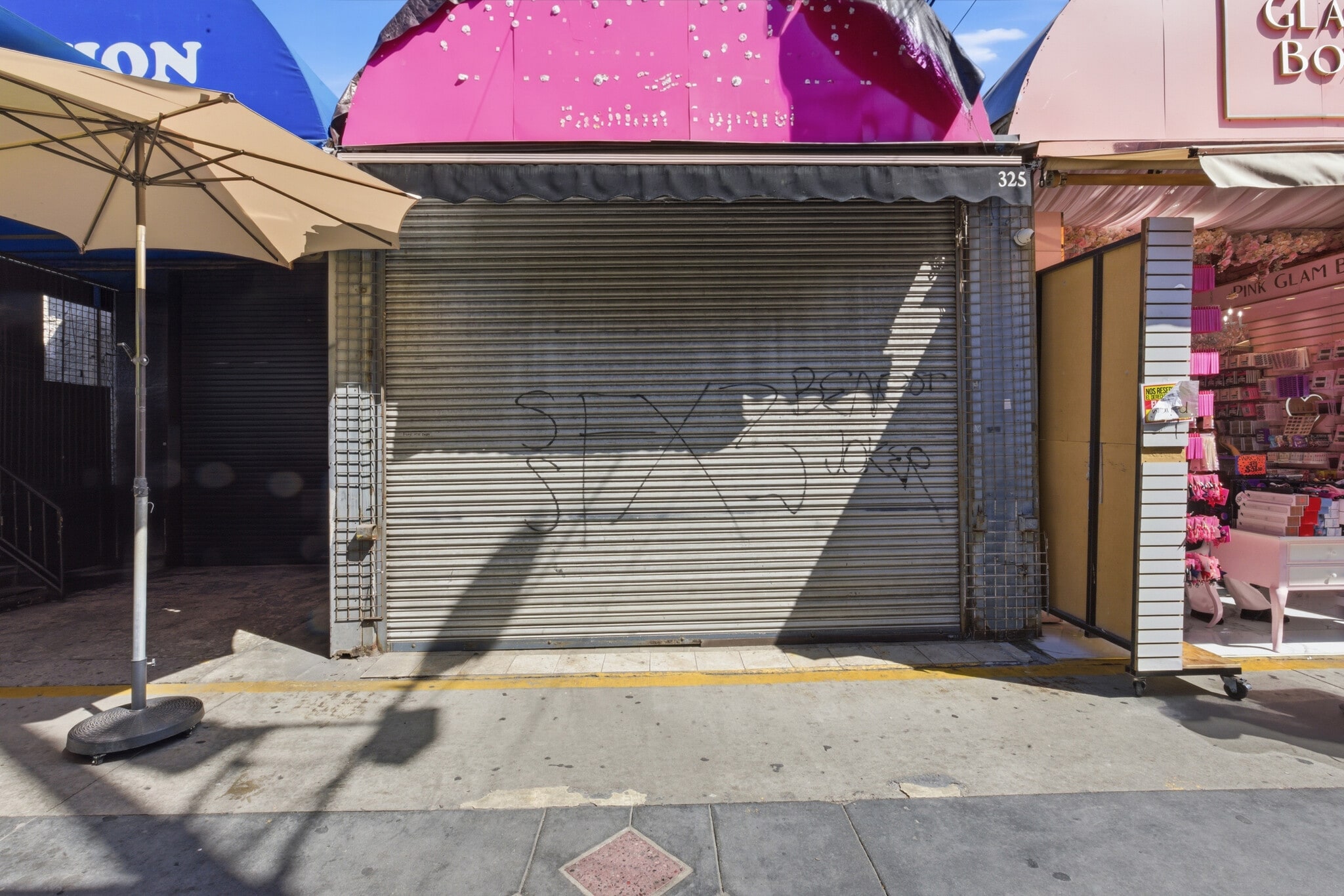 301-329 E 12th St, Los Angeles, CA à louer Photo de l’immeuble– Image 1 sur 7