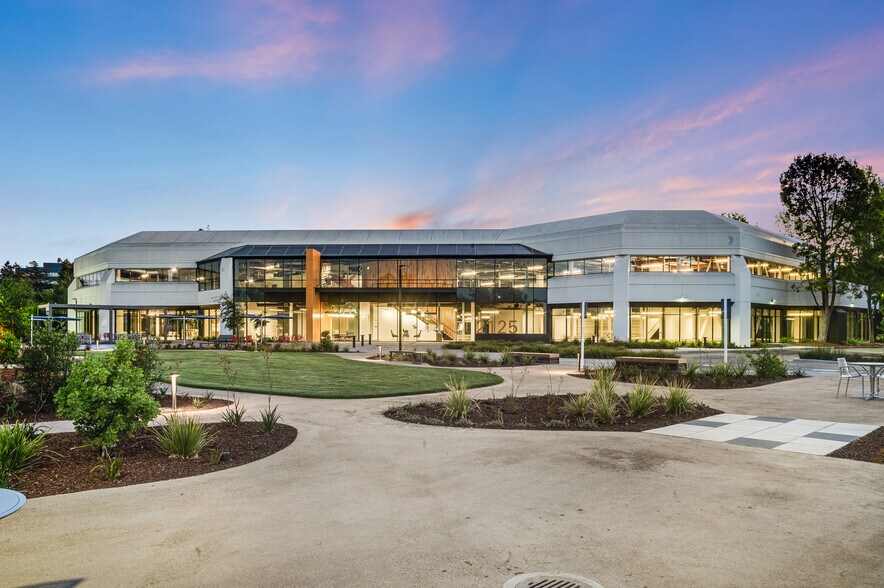2125 O'Nel Dr, San Jose, CA à louer - Photo de l’immeuble – Image 3 sur 15