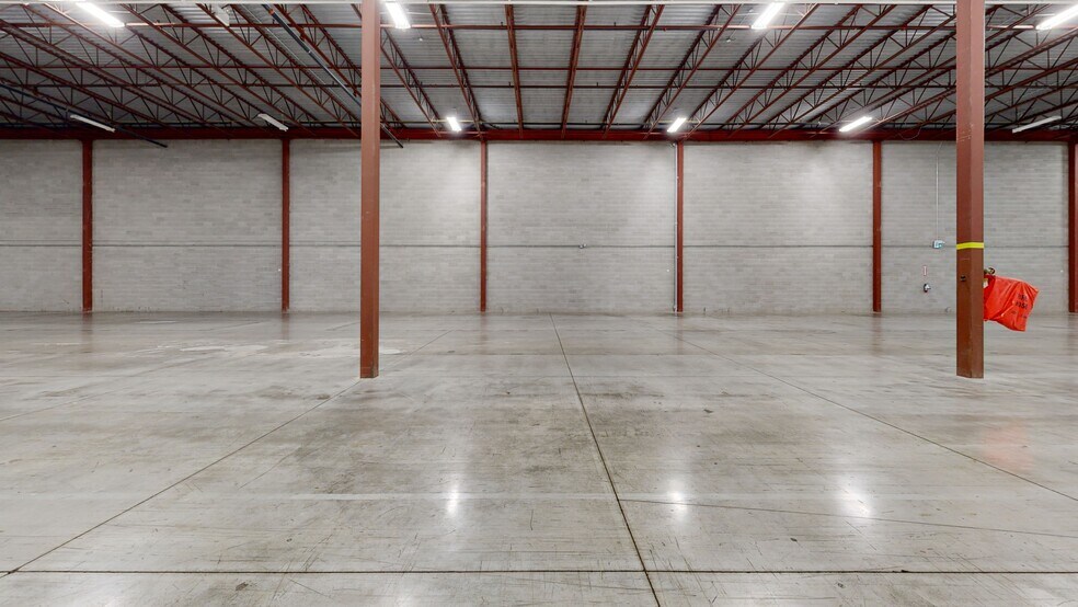 8705 Torbram Rd, Brampton, ON à louer - Numérisation 3D Matterport – Image 2 sur 25