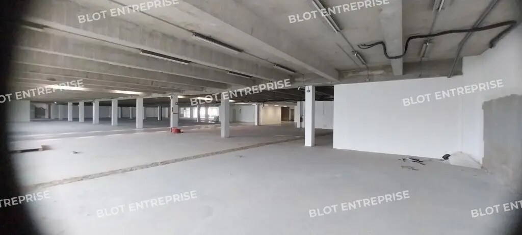 Local commercial dans Le Relecq-Kerhuon à louer Photo intérieure– Image 1 sur 7