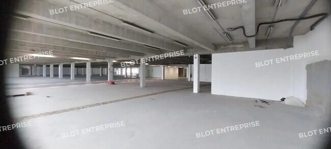 Plus de détails pour Local commercial à louer