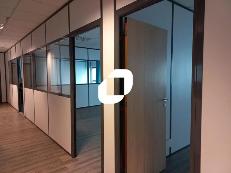 Bureau dans Lille à louer - Photo de l’immeuble – Image 1 sur 12