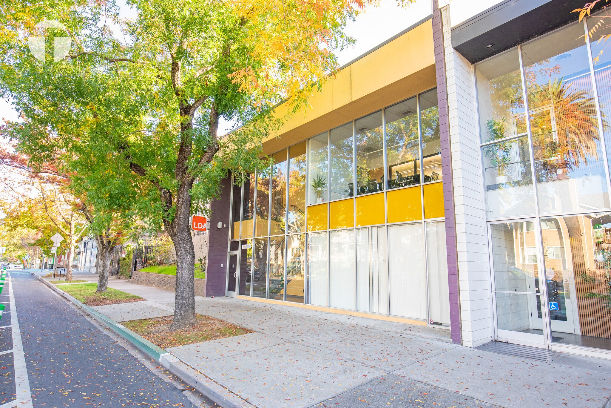 2016 P St, Sacramento, CA à louer Photo principale– Image 1 sur 13