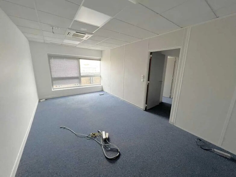 Bureau dans Créteil à louer - Photo de l’immeuble – Image 3 sur 4