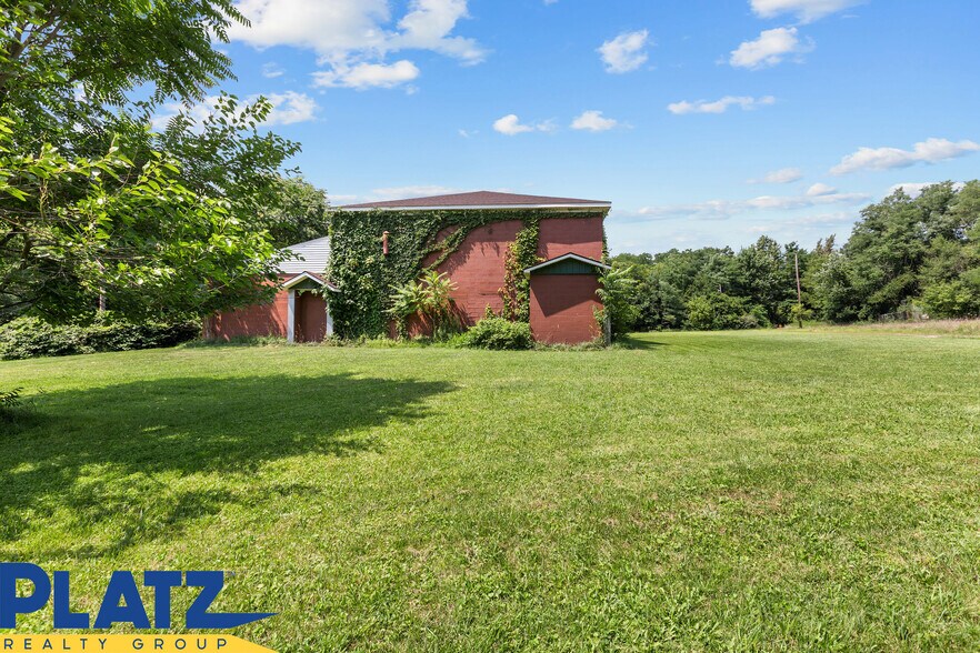 126 Davis Ln, Youngstown, OH à vendre - Photo de l’immeuble – Image 2 sur 12