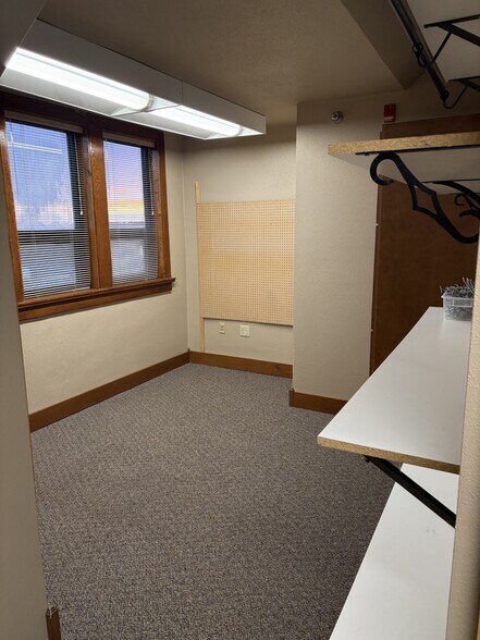 100 N Krohn Pl, Sioux Falls, SD à louer - Photo de l’immeuble – Image 3 sur 7