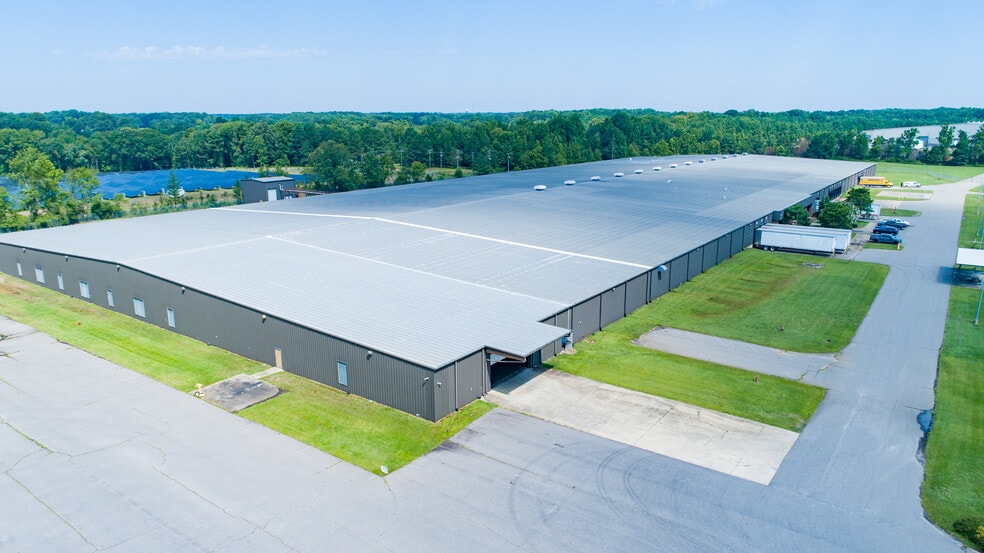 546 Harvey Faulk Rd, Sanford, NC à louer - Aérien – Image 3 sur 12