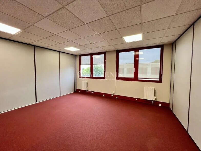 Bureau dans Cergy à louer - Photo de l’immeuble – Image 2 sur 7