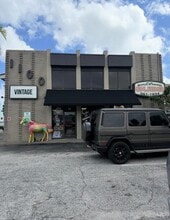 1100 E Oakland Park Blvd, Oakland Park, FL à louer Photo intérieure– Image 1 sur 2