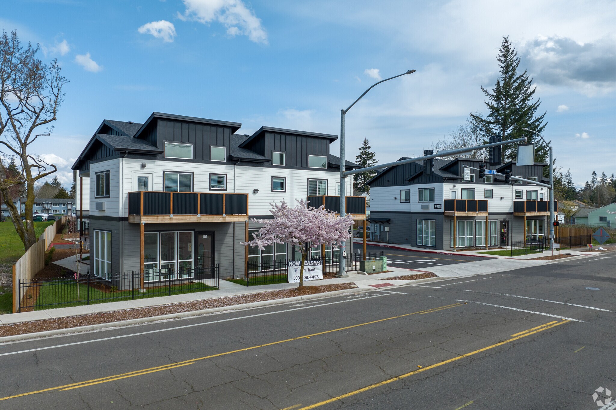 3910-3940 Cherry Ave NE, Keizer, OR à louer Photo de l’immeuble– Image 1 sur 15