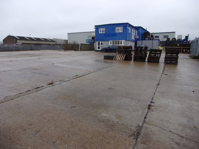 Harvey Rd, Basildon à louer - Photo de l’immeuble – Image 3 sur 4