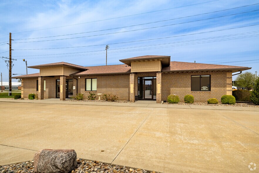 101 Steel St, Gilbert, IA à louer - Photo principale – Image 1 sur 5