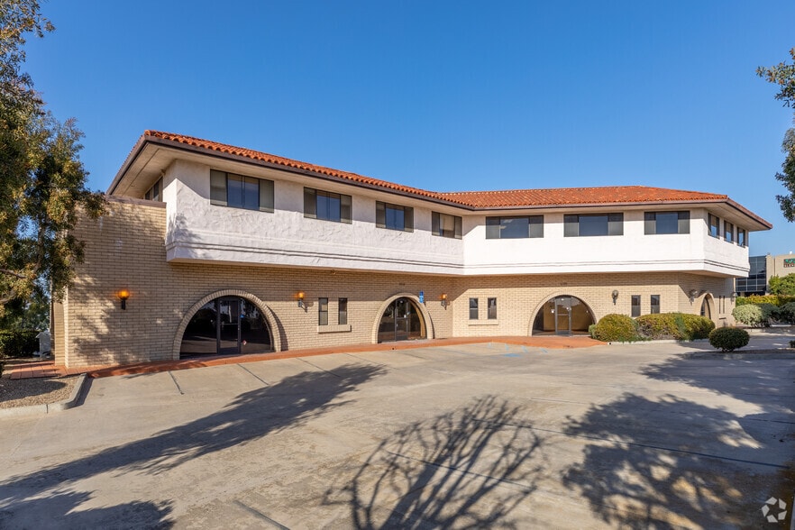 5320 Eastgate Mall, San Diego, CA à louer - Photo principale – Image 1 sur 4