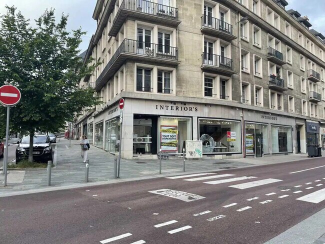 Plus de détails pour Local commercial à louer