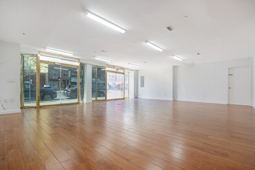 172-18 Jamaica Ave, Jamaica, NY à louer - Photo de l’immeuble – Image 3 sur 22